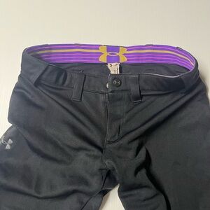 Under Armour women’s softball pants.  Black, XS, good used condition